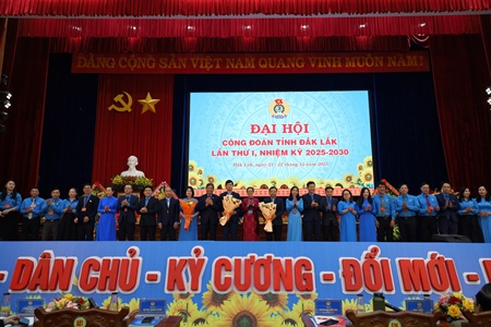 Ban Chấp hành LĐLĐ tỉnh khoá I, nhiệm kỳ 2025-2030 nhận nhiệm vụ